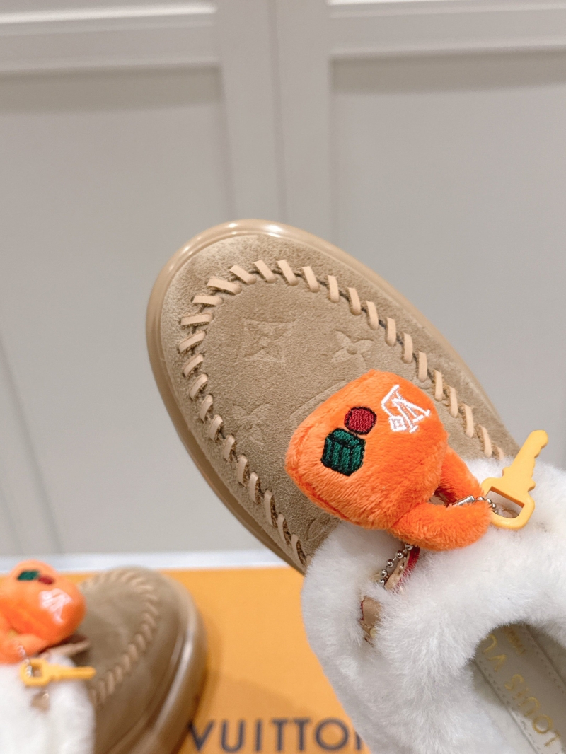 l0vis Vvtt0n slippers